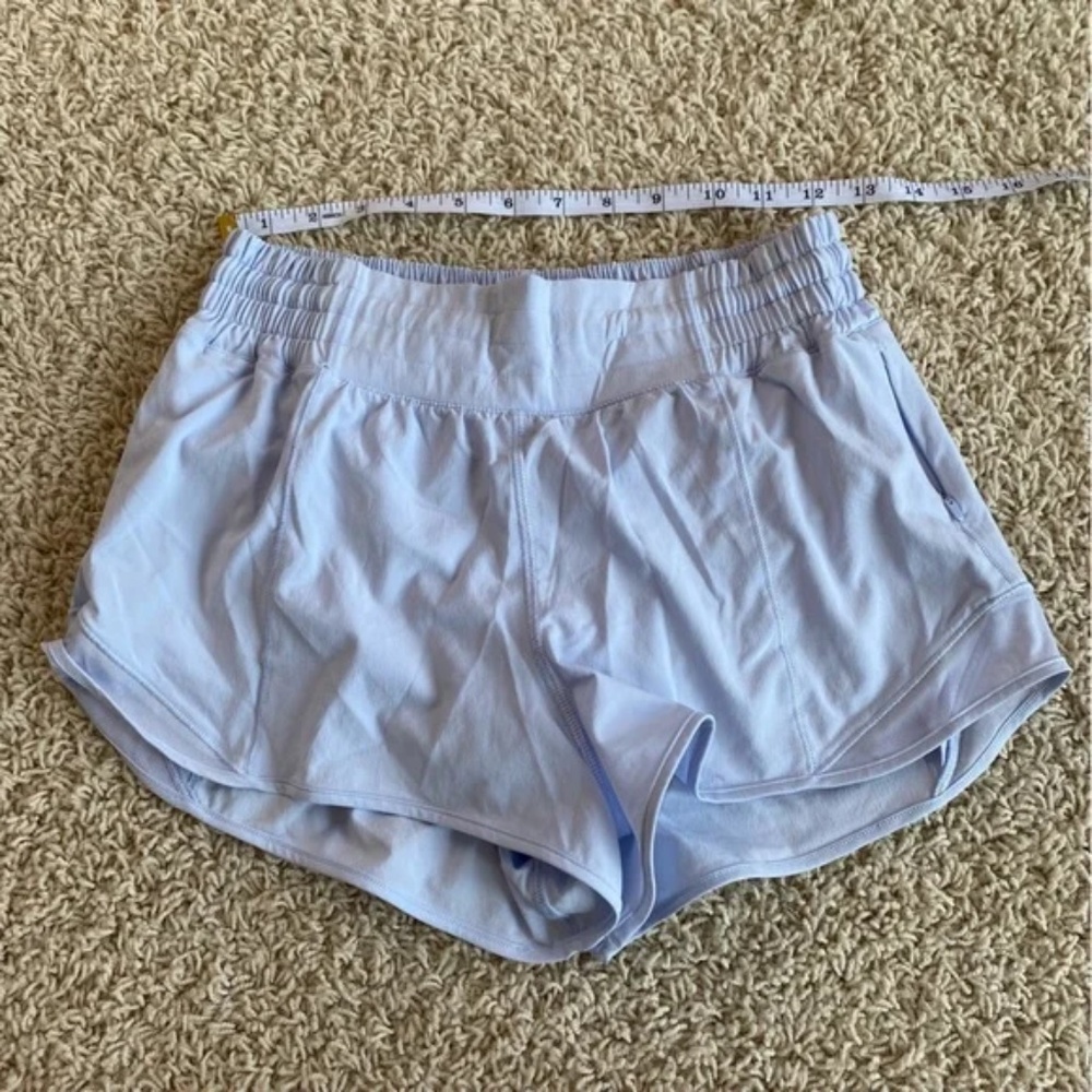 Lululemon Hotty Hot High Rise 2" Shorts size 6